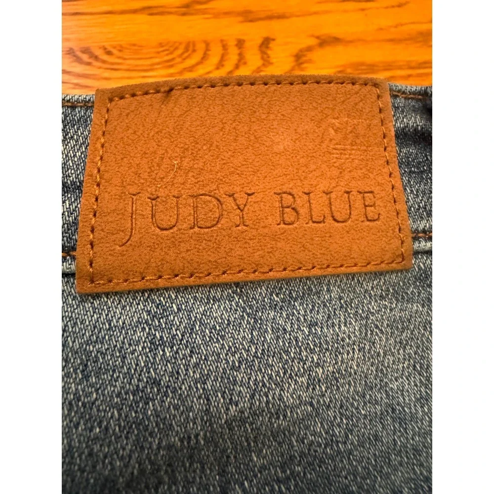 Judy Blue High Waist Back Flap Pockets Denim Shorts Women Size M Raw Hem Stretch